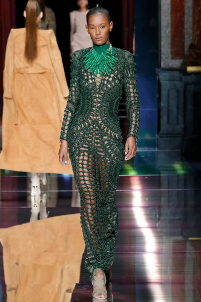 Look 33